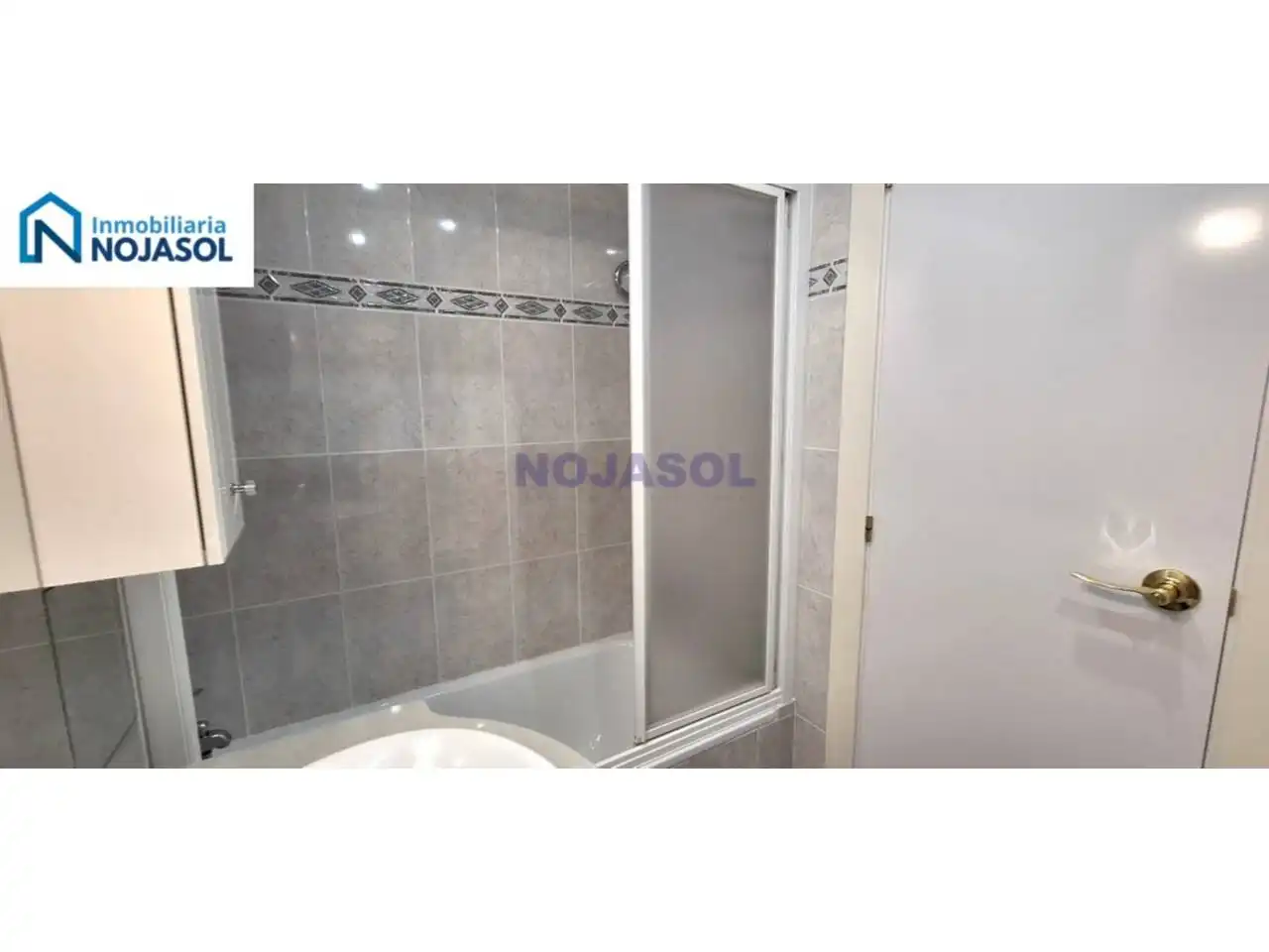 Bany de Apartament en venda en Noja amb Calefacció, Terrassa i Traster