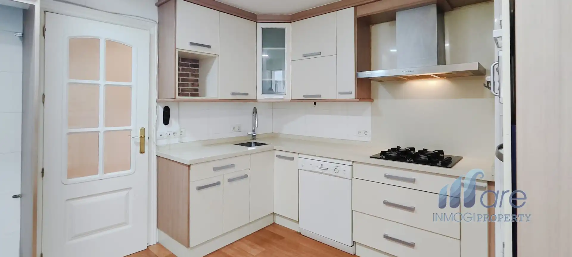 Kitchen of Flat for sale in Granada  with Heating and Parquet flooring