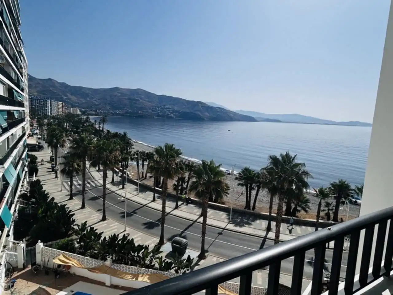 Vista exterior de Apartamento de alquiler en Almuñécar con Aire acondicionado, Terraza y Amueblado