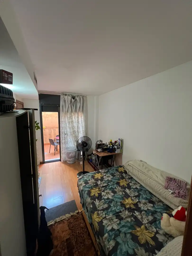 Habitación de Dúplex en venta en L'Hospitalet de Llobregat con Terraza