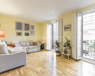 Living room of Apartment for sale in  Madrid Capital  with Air Conditioner, Heating and Balcony