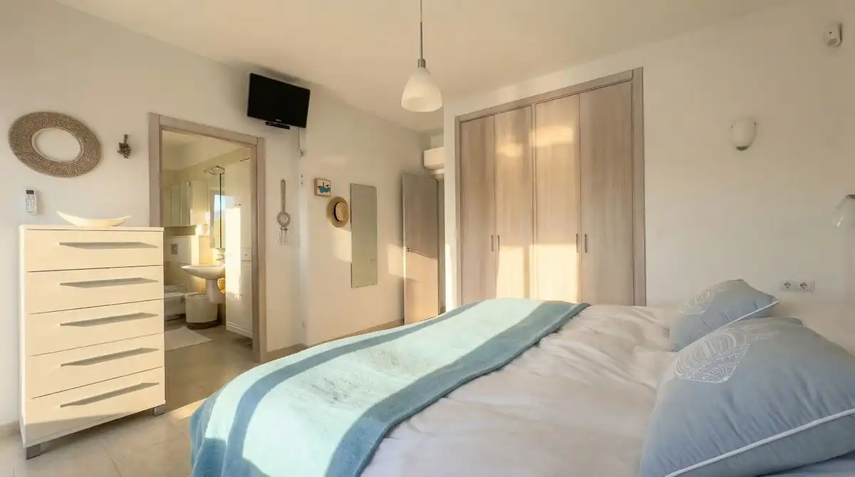 Detached house with pool for sale in Guaro, imagen 9