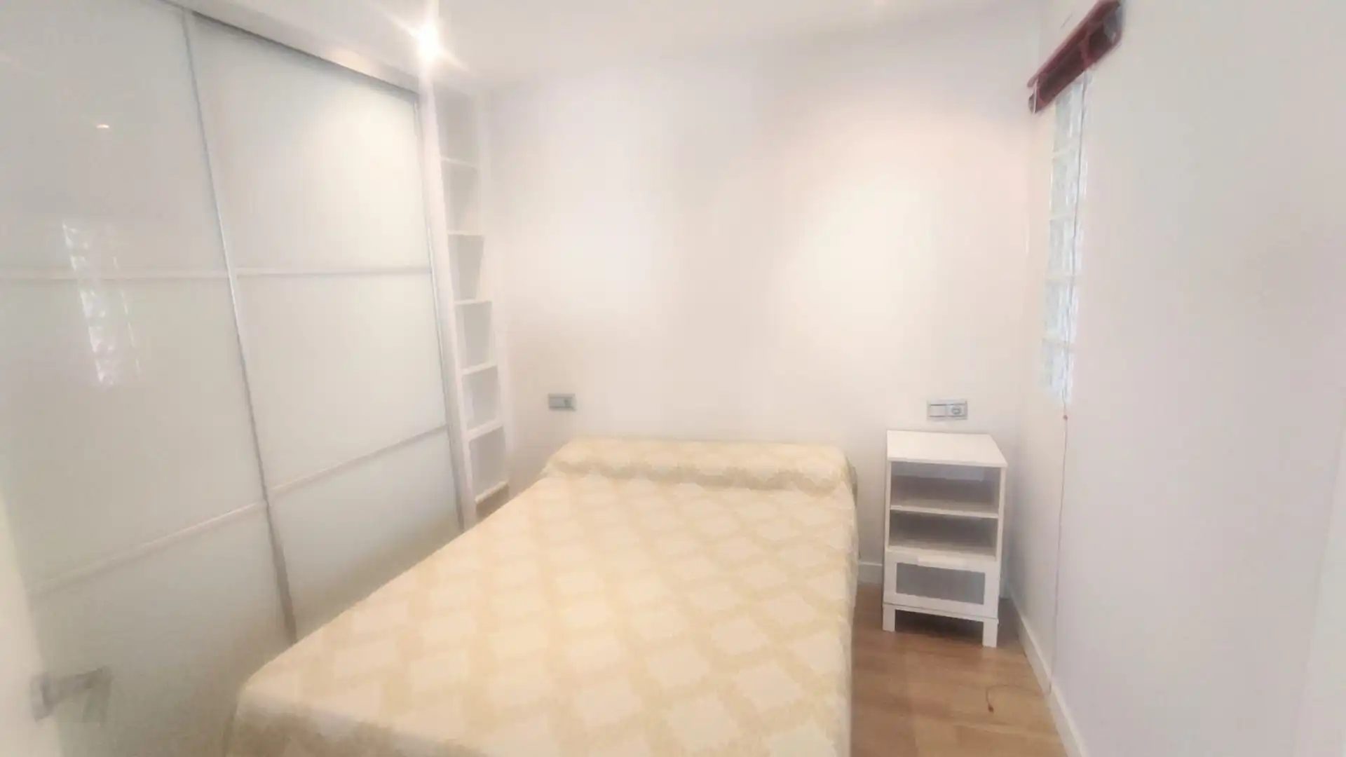 Schlafzimmer von Dachboden zur Miete in Málaga mit Klimaanlage, Heizung und Terrasse