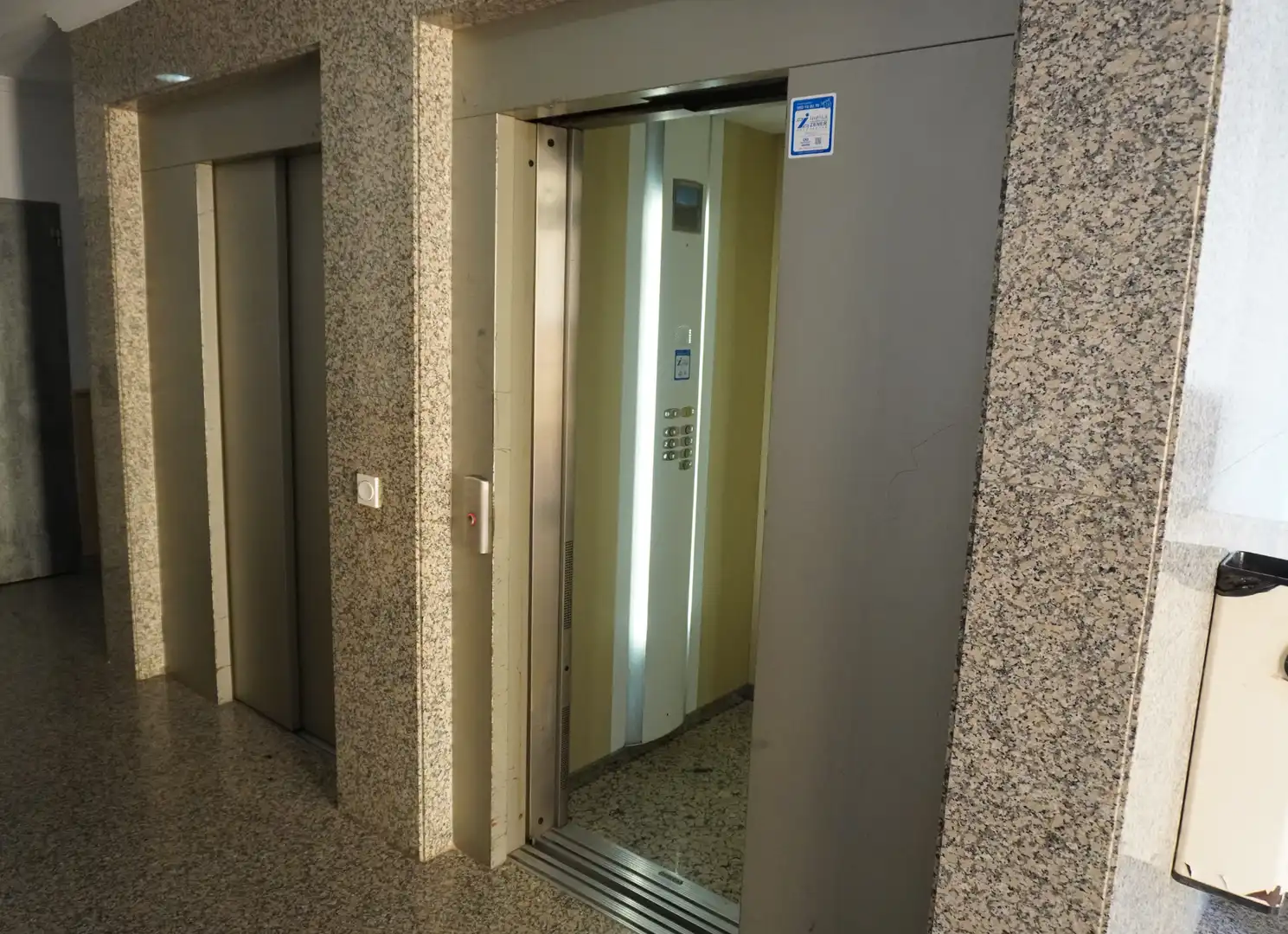 Wohnung zum Verkauf in Roquetas de Mar mit Klimaanlage, Terrasse und Möbliert