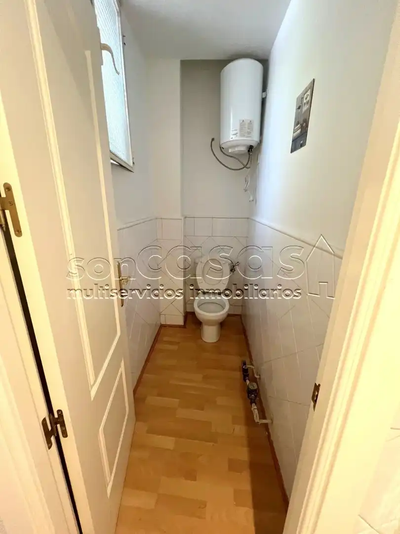 Baño de Local en venta en Madrid