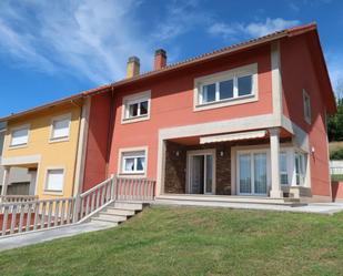 Vista exterior de Casa o xalet de lloguer en Bergondo amb Calefacció, Terrassa i Moblat