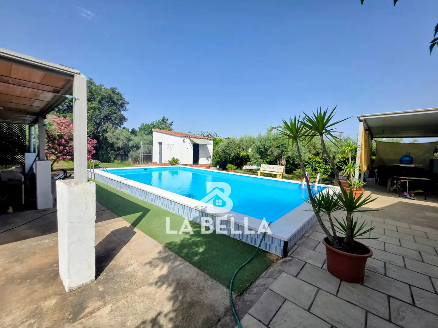 Jardí de Finca rústica en venda en Coria del Río amb Aire condicionat, Jardí privat i Traster