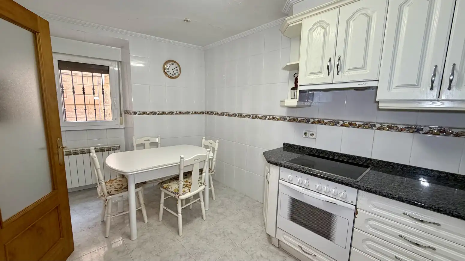 Kitchen of Houses for sale in Allo  with Heating