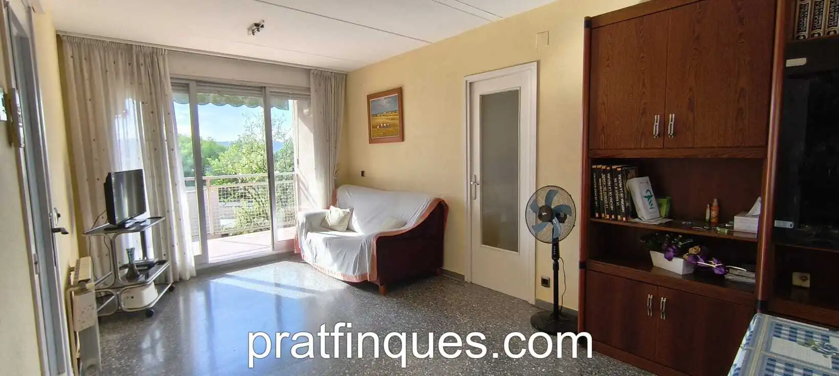 Außenansicht von Wohnung zum Verkauf in El Prat de Llobregat mit Klimaanlage, Heizung und Ofen