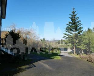 Vista exterior de Casa o xalet de lloguer en Noja amb Terrassa