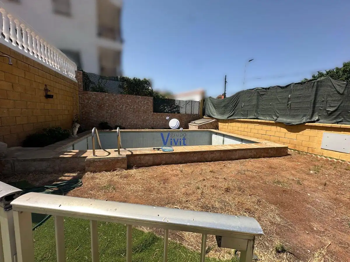 Piscina de Casa o xalet en venda en Alcalá de Guadaira amb Aire condicionat, Traster i Piscina