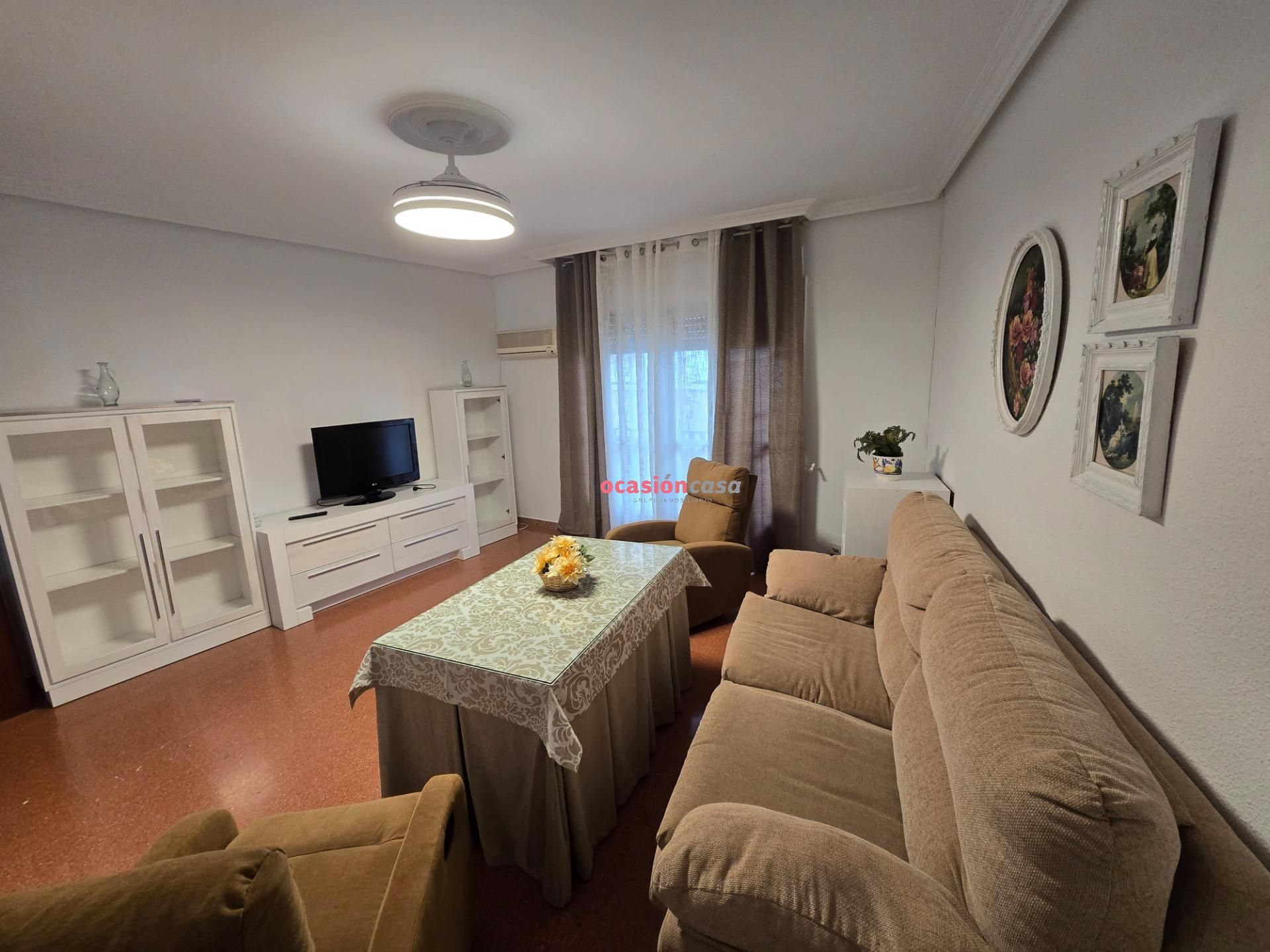 Dormitori de Pis de lloguer en Pozoblanco amb Terrassa i Balcó