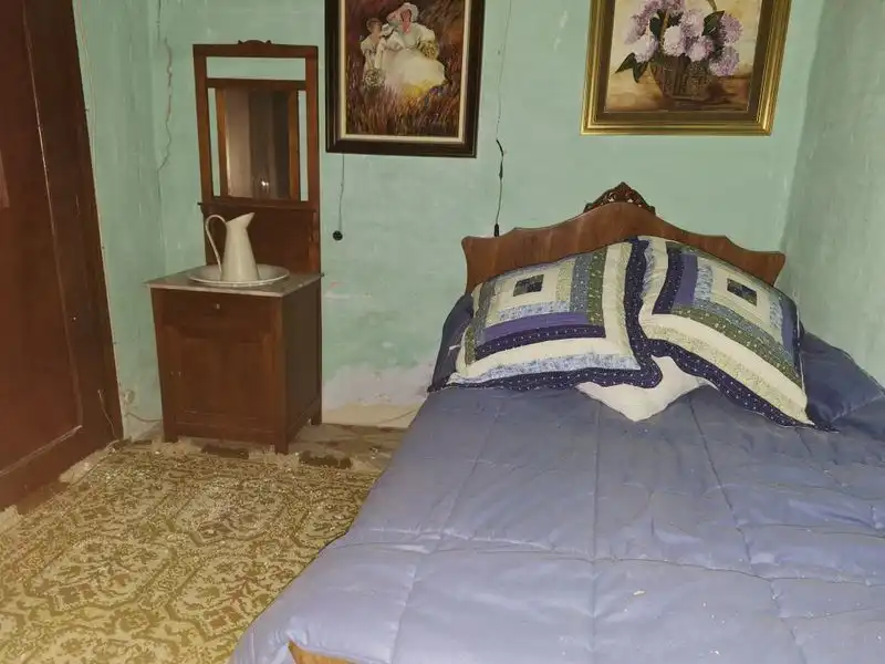 Dormitori de Casa o xalet en venda en Villafranca amb Calefacció, Traster i Moblat