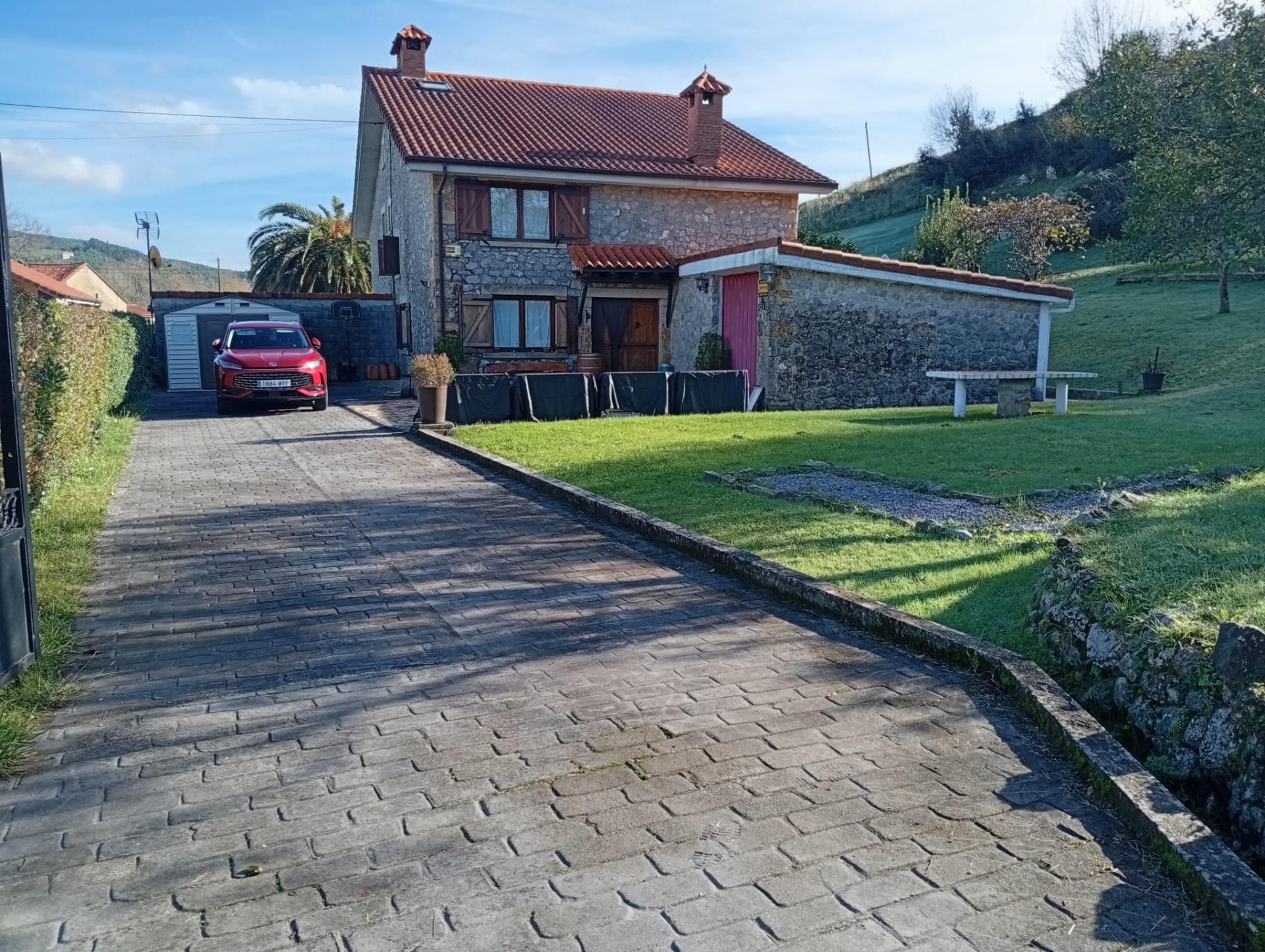 Exterior view of House or chalet for sale in Entrambasaguas  with Heating, Private garden and Terrace