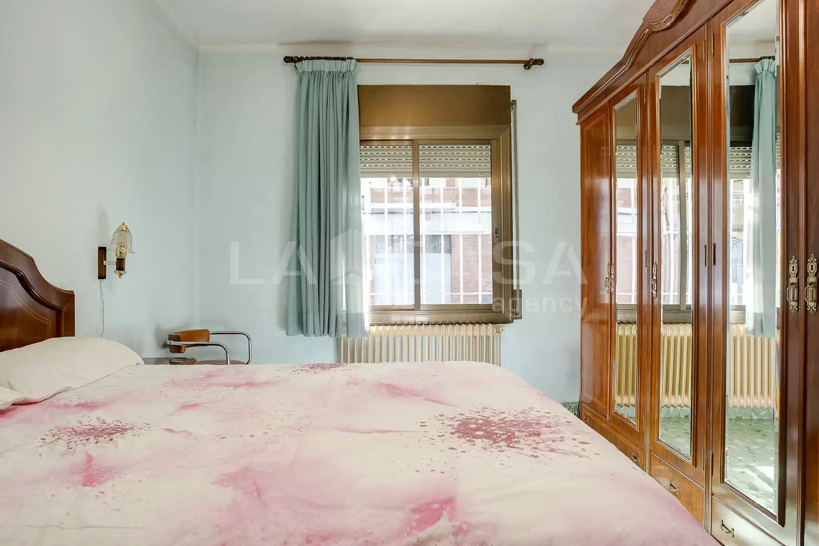 Habitación de Casa adosada en venta en Granollers con Calefacción, Terraza y Trastero