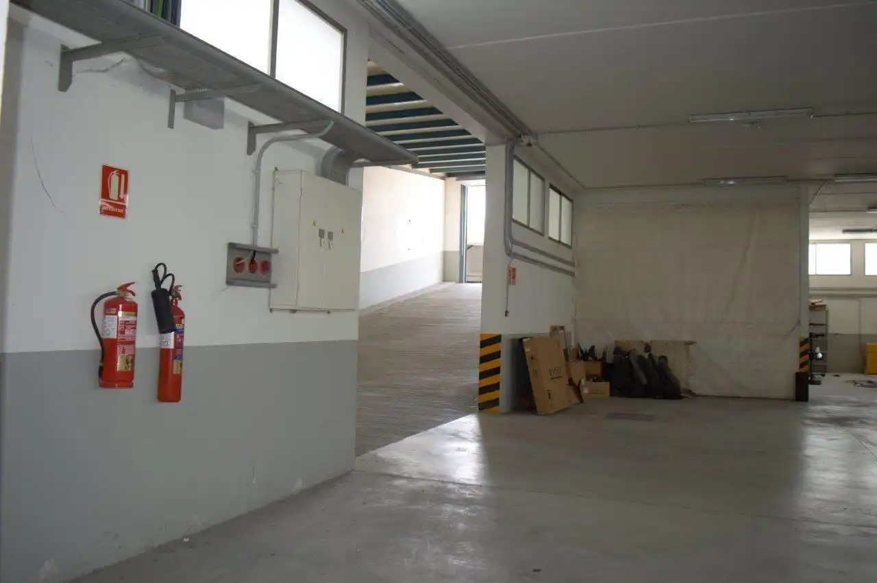 Nave industrial en venta en Villena