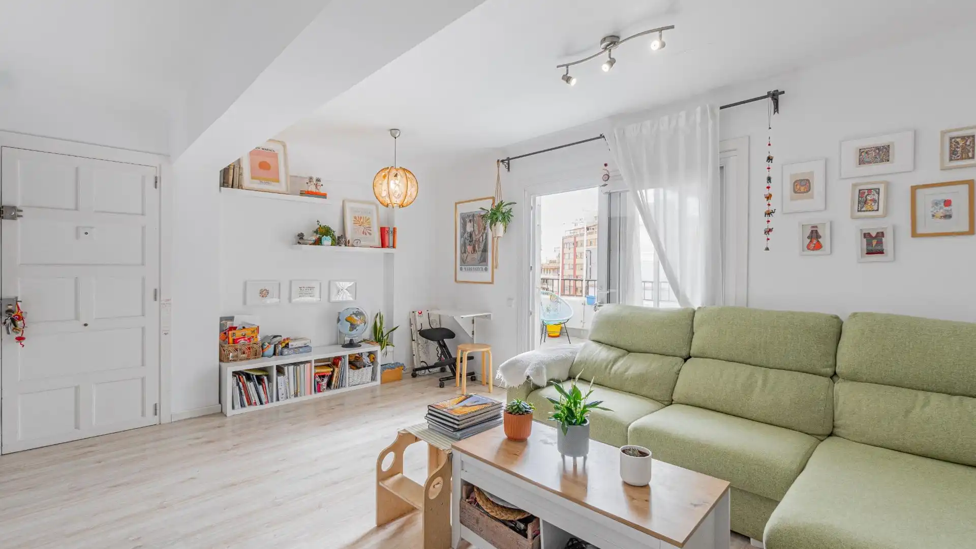 Flat for sale in Carrer PERE MARTELL, 10, Bons Aires