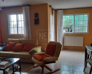 Living room of Single-family semi-detached for sale in Velilla de San Antonio  with Air Conditioner, Terrace and Swimming Pool