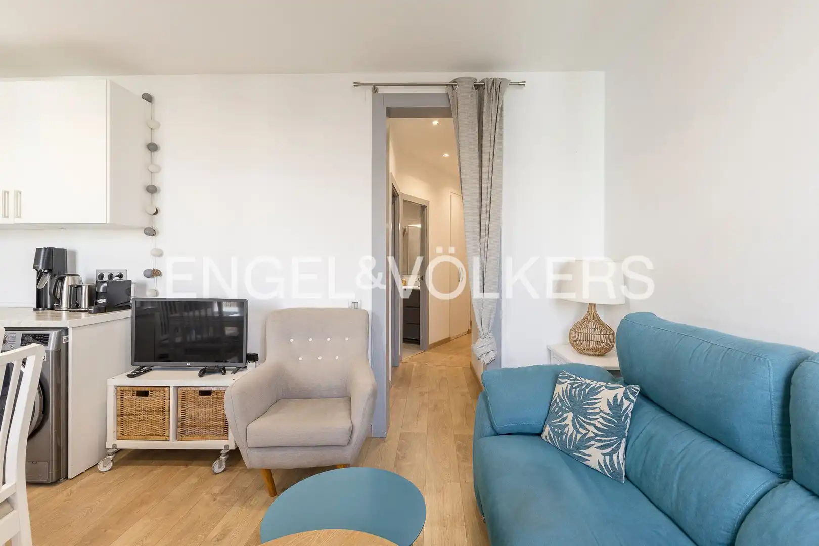 Exterior view of Flat for sale in Barcelona  with Air Conditioner, Heating and Balcony