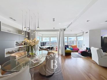 Flat with lift for sale in Centre