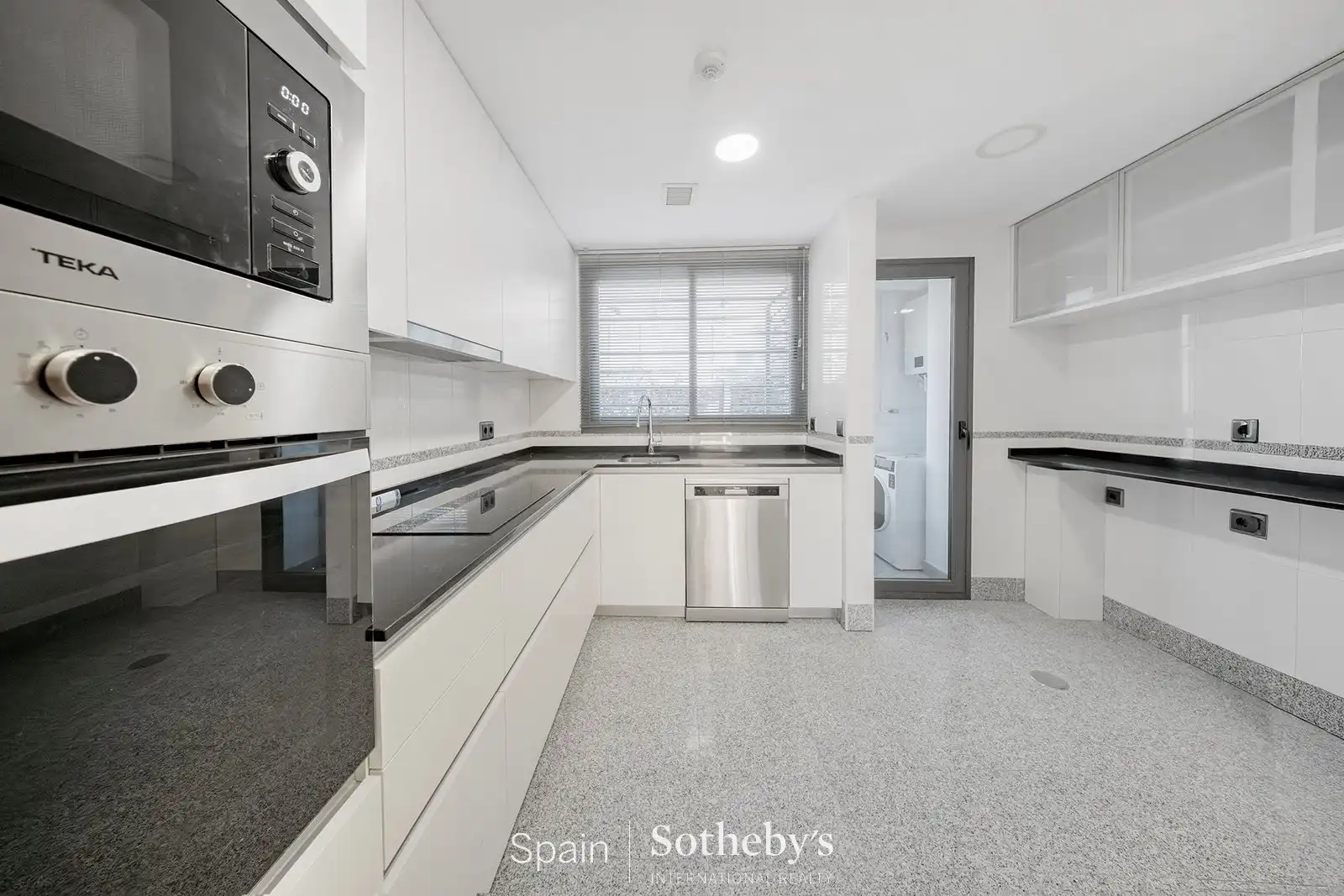 Cuina de Apartament de lloguer en La Moraleja amb Aire condicionat, Calefacció i Terrassa