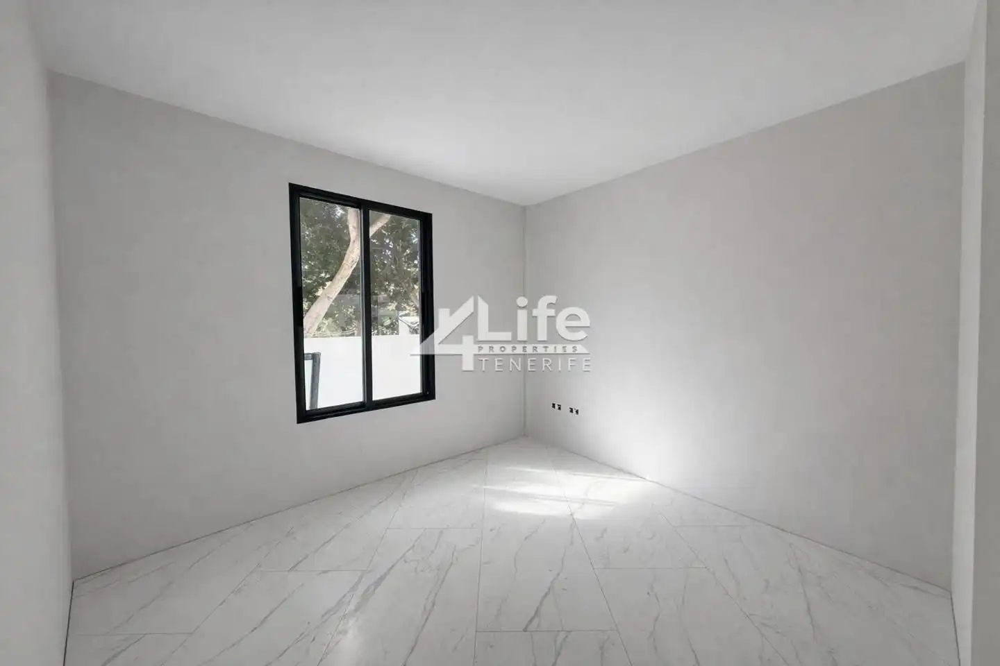 Habitación de Piso en venta en Adeje con Aire acondicionado, Terraza y Trastero
