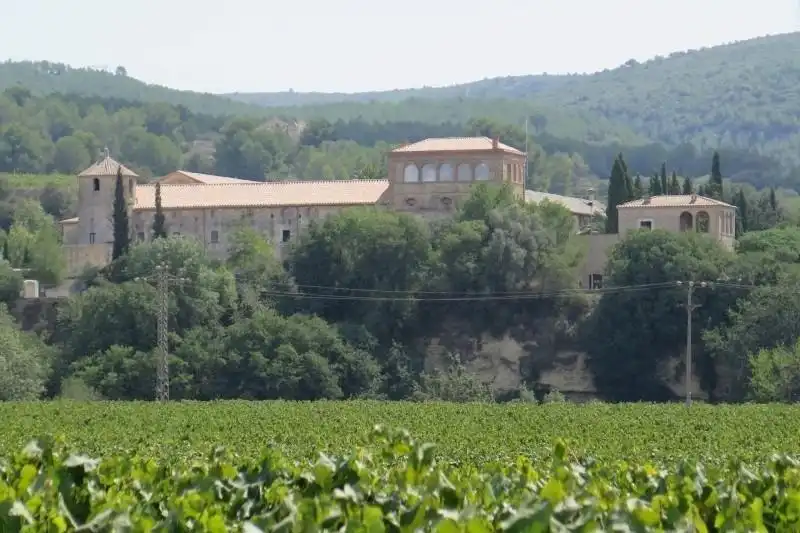 Außenansicht von Fabrikhallen zur Miete in Santa Margarida I Els Monjos