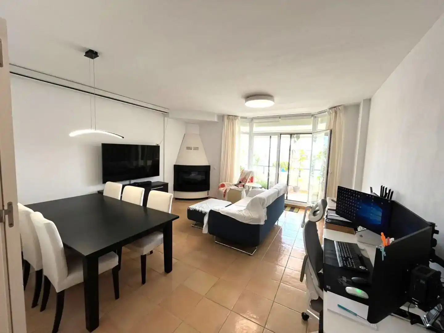 Living room of Flat for sale in Benalmádena  with Swimming Pool and Balcony