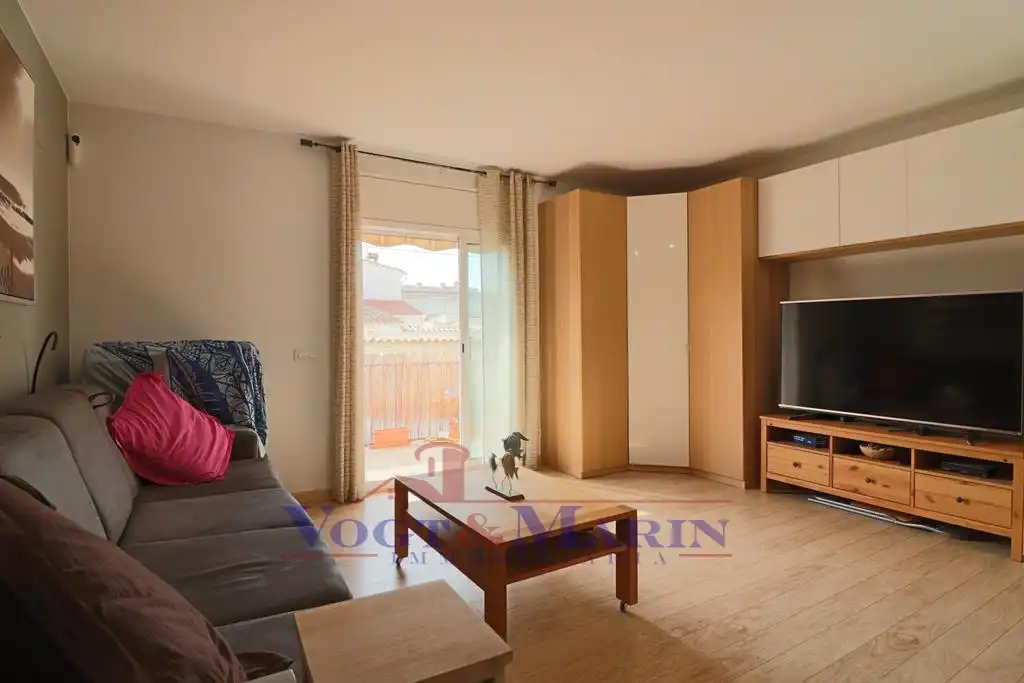 Sala d'estar de Estudi en venda en Empuriabrava amb Terrassa, Moblat i Balcó