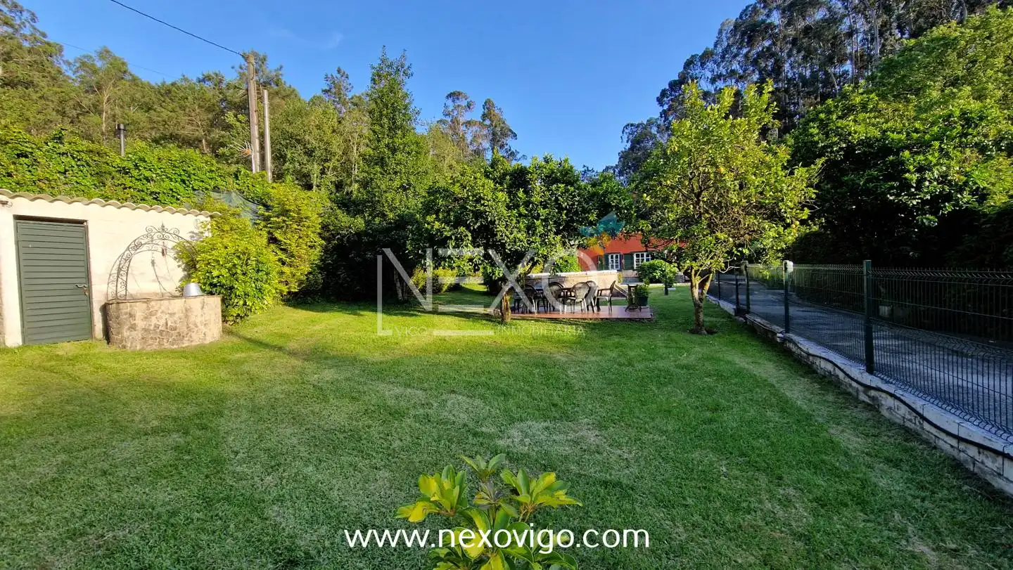 Jardín de Casa o chalet en venta en Cangas  con Calefacción, Jardín privado y Piscina