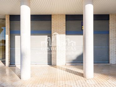 Local commercial à vendre à Port - Horta de Santa María
