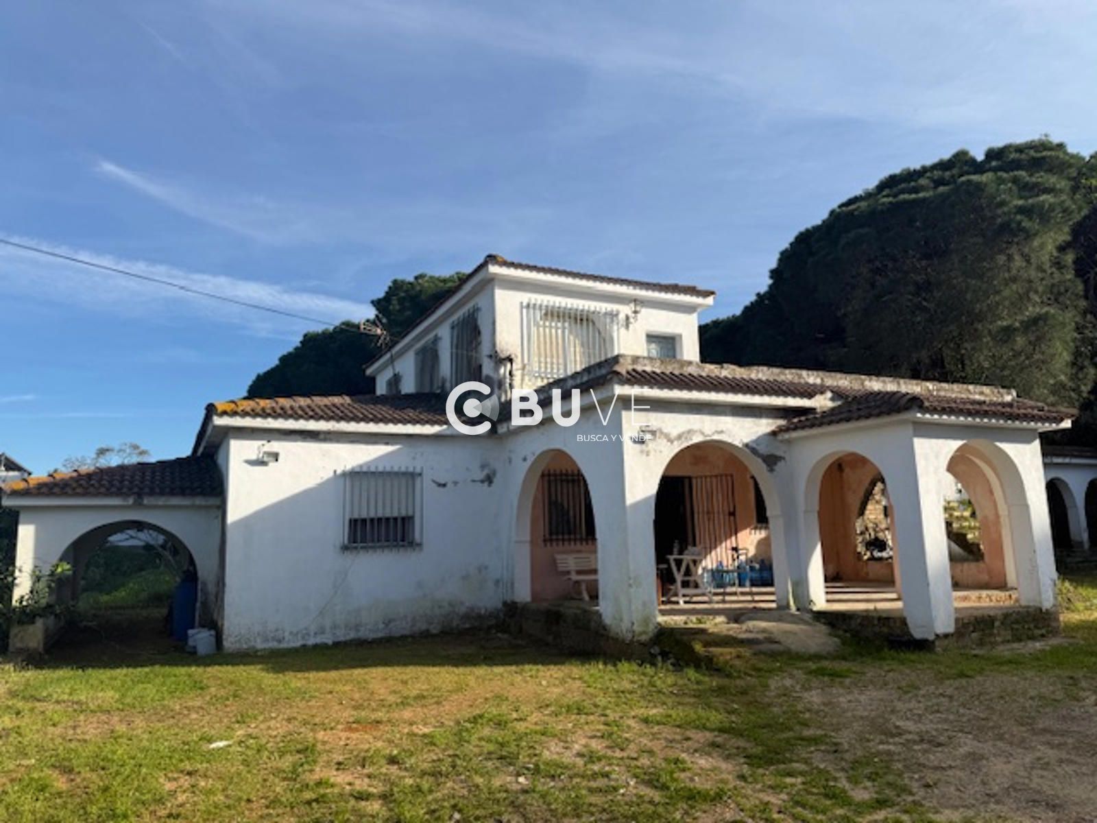 Vista exterior de Casa o xalet en venda en Chiclana de la Frontera amb Terrassa