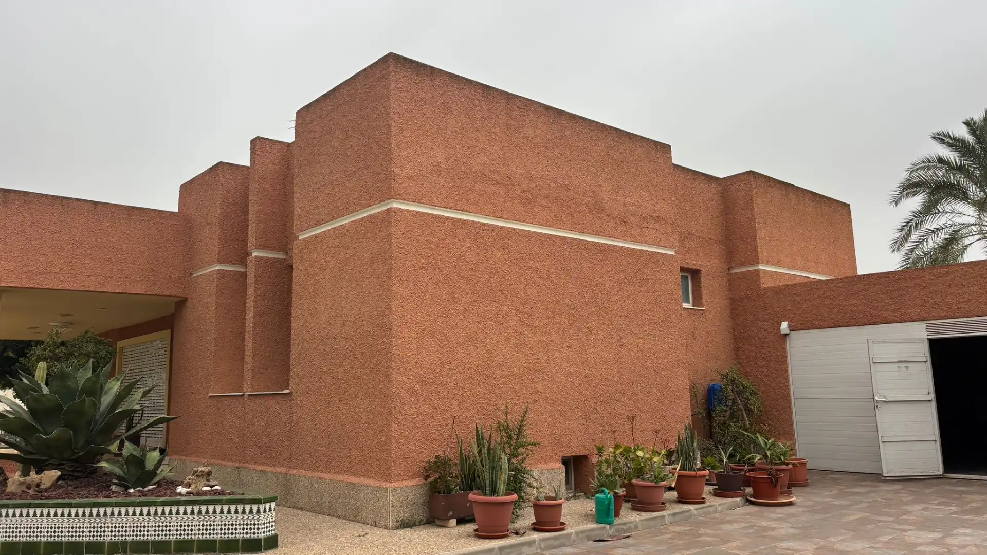 Vista exterior de Casa o xalet en venda en Elche / Elx amb Jardí privat, Terrassa i Piscina