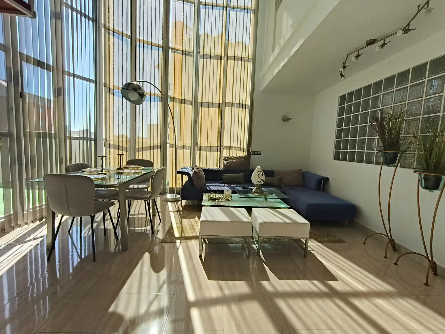Sala de estar de Ático en venta en Gandia con Aire acondicionado, Terraza y Amueblado