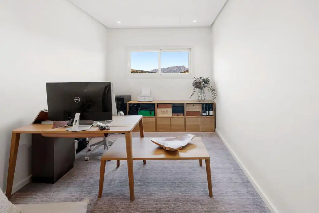 Ground floor for sale in Benahavís  with Air Conditioner, Private garden and Terrace