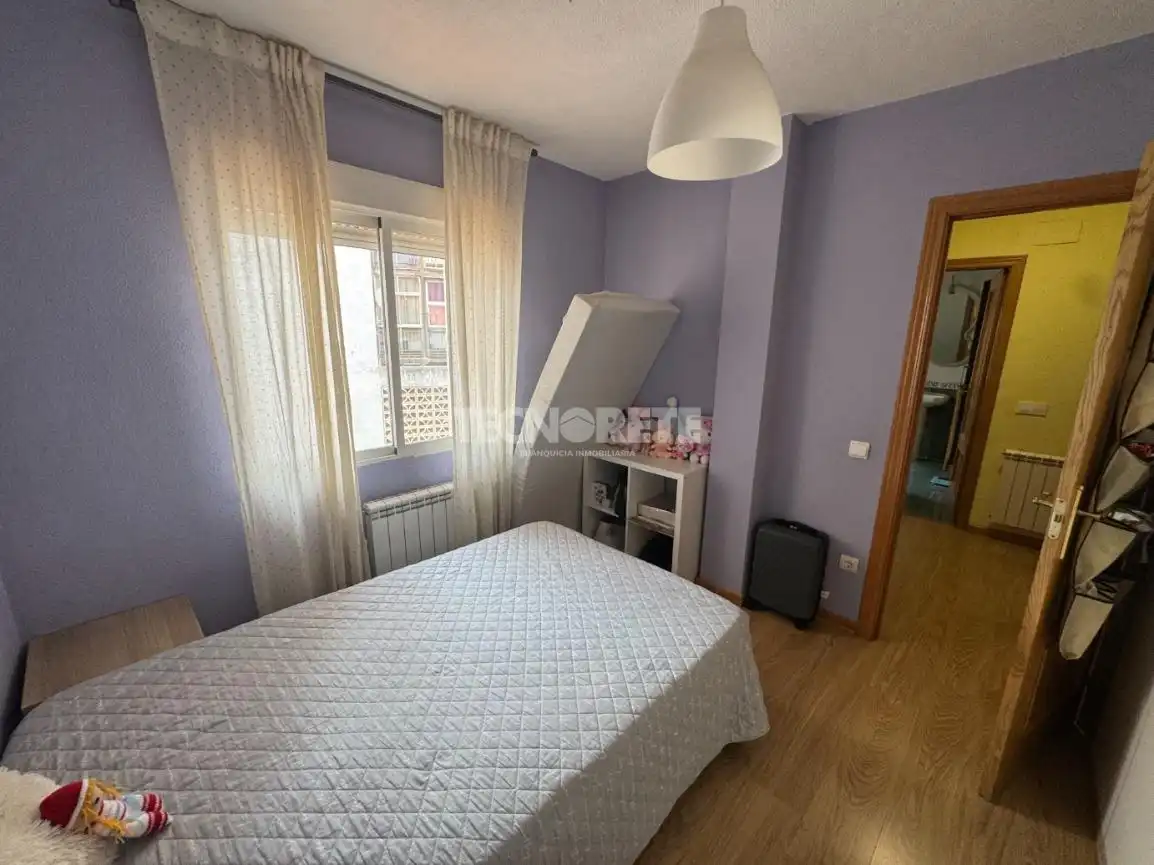 Dormitori de Casa adosada en venda en Yunquera de Henares amb Calefacció i Terrassa