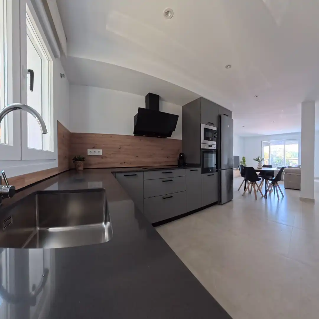 Cuina de Apartament de lloguer en Algarrobo amb Aire condicionat, Calefacció i Moblat
