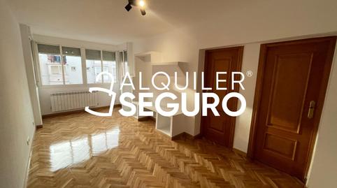 Foto 2 de Piso de alquiler en De Ayllón, Campamento, Madrid