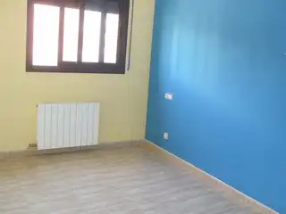 Dormitori de Pis de lloguer en Tordera amb Calefacció i Forn