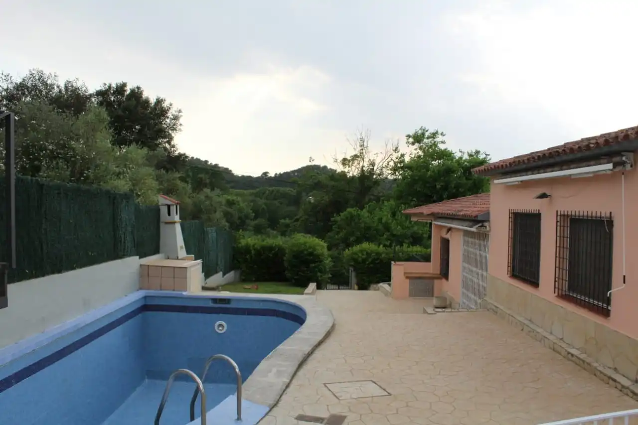 Piscina de Casa o chalet en venta en Quart con Aire acondicionado, Calefacción y Jardín privado