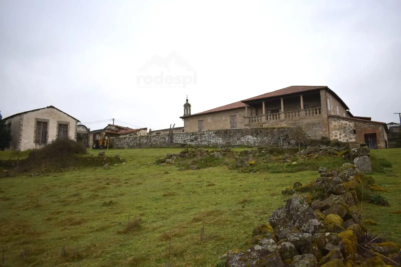 Buildings for sale in Pantón