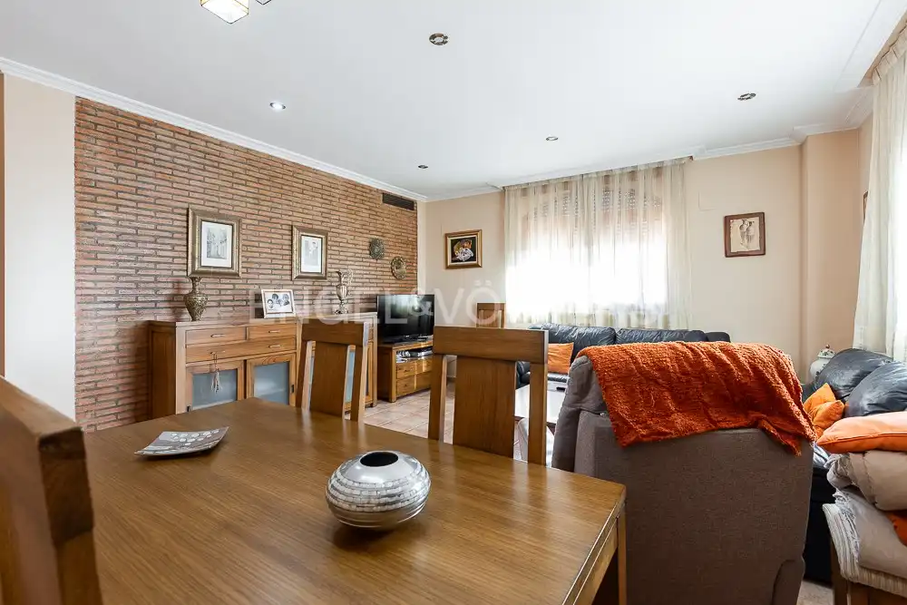 Sala de estar de Casa o chalet en venta en Náquera con Aire acondicionado, Calefacción y Jardín privado