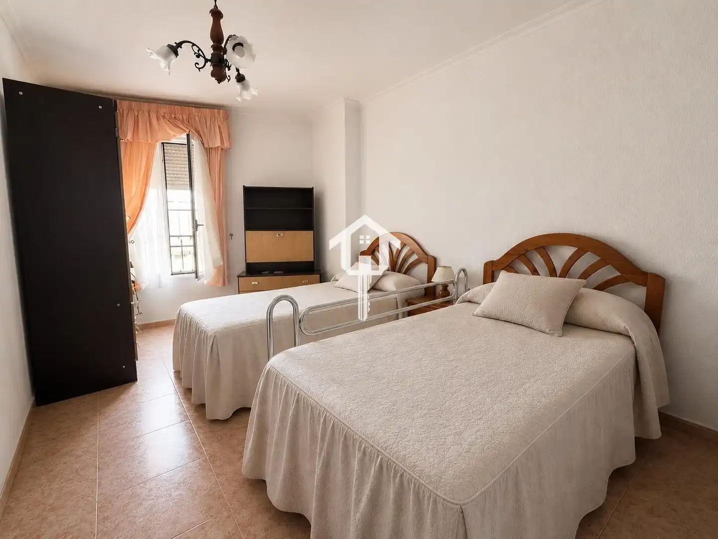 Habitación de Piso en venta en Alicante / Alacant con Aire acondicionado, Amueblado y Balcón