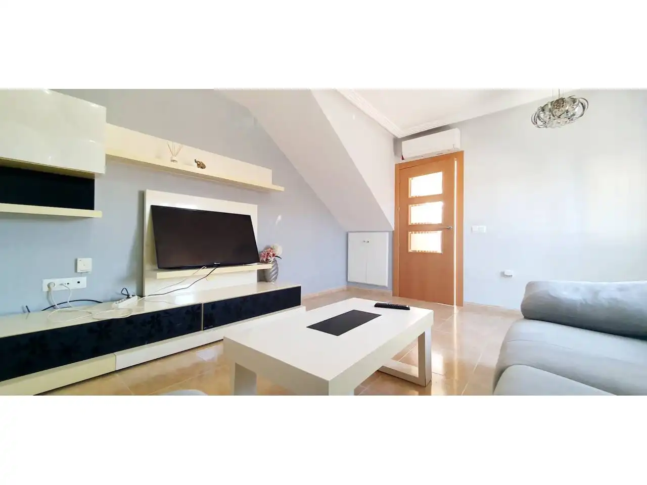 Sala d'estar de Dúplex en venda en Roquetas de Mar amb Aire condicionat, Calefacció i Terrassa