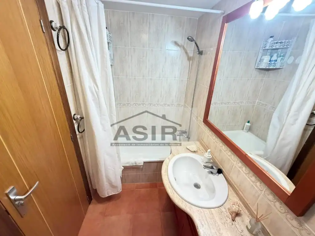 Bathroom of Houses for sale in Sueca  with Air Conditioner, Terrace and Swimming Pool
