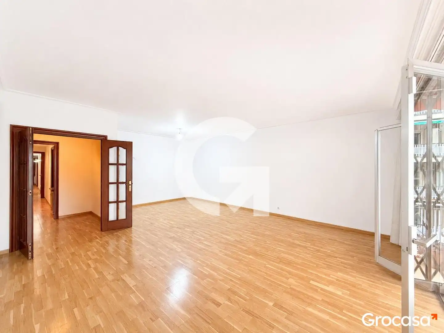 Sala d'estar de Pis en venda en Barcelona amb Calefacció, Terrassa i Forn