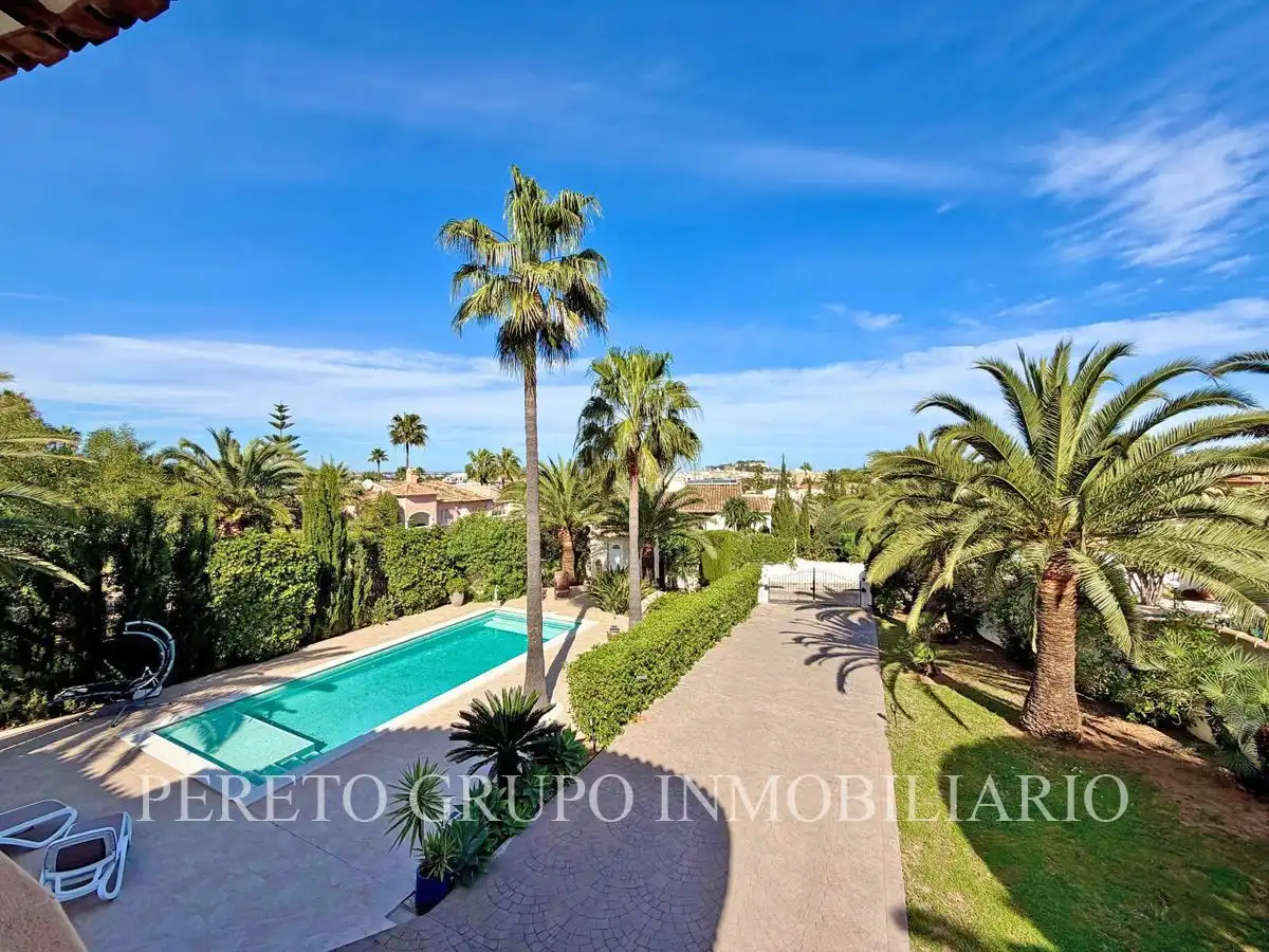 Detached house with pool for sale in El Montgó, imagen 4