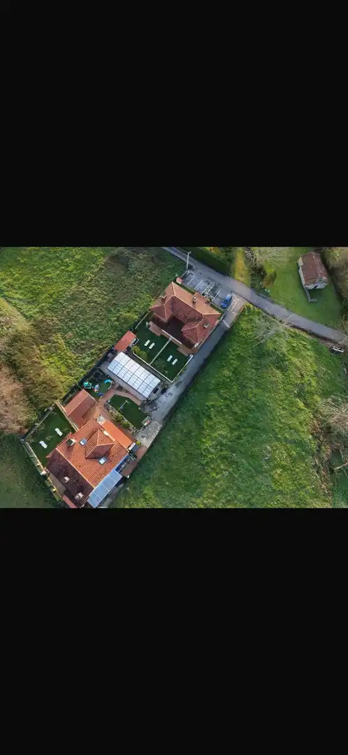 Edifici en venda en Parres