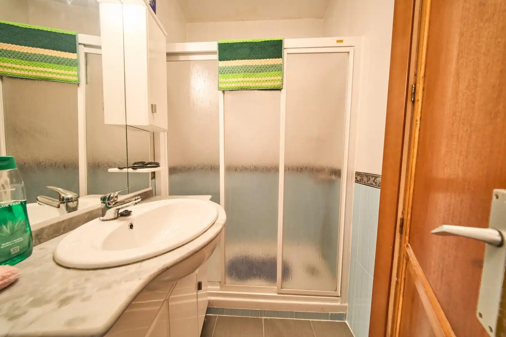 Badezimmer von Wohnung zum Verkauf in Órgiva mit Abstellraum und Balkon