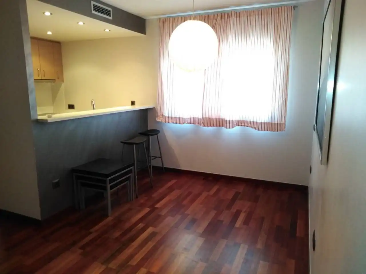 Dormitori de Pis en venda en Manresa amb Aire condicionat, Parquet i Moblat